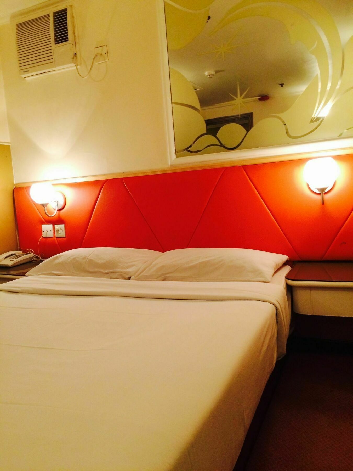 J Hotel Гонконг Екстер'єр фото