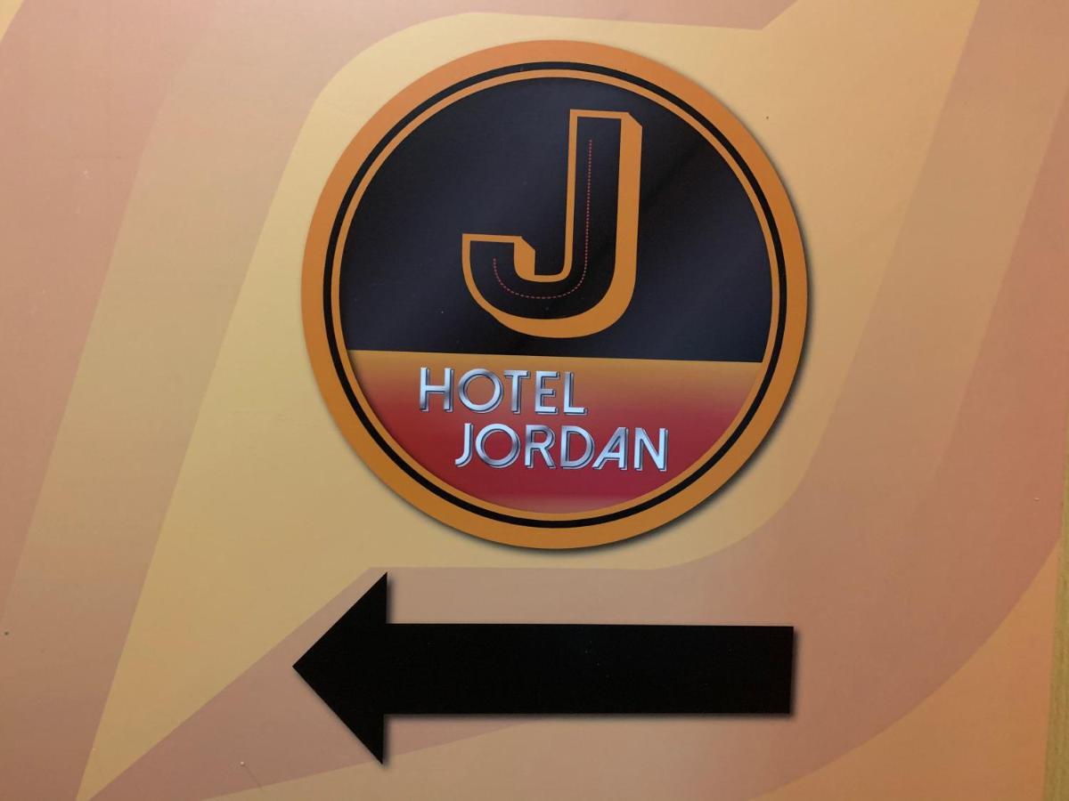 J Hotel Гонконг Екстер'єр фото